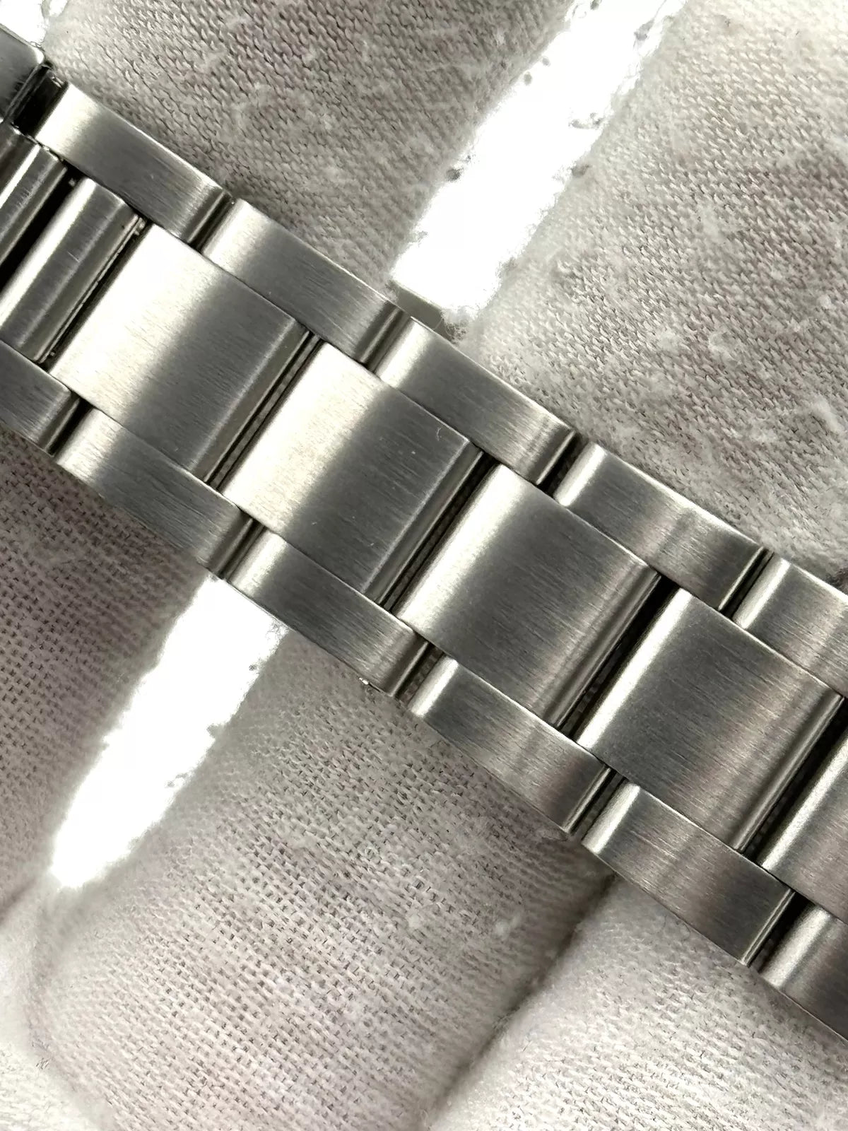 Rolex Explorer 114270
