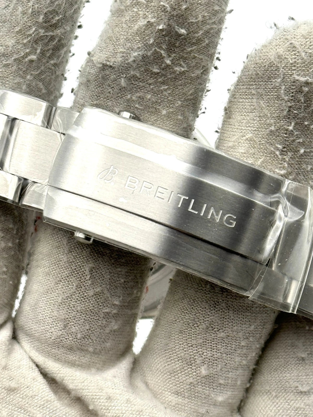 Breitling Avenger AB0147