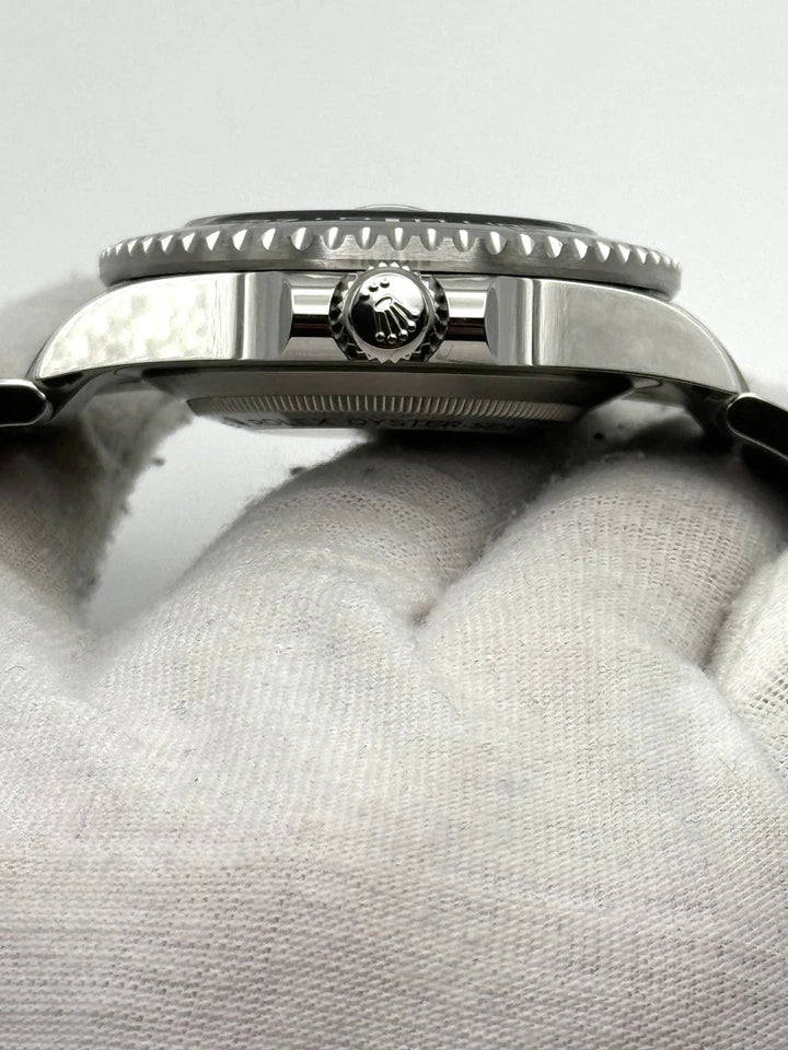 Rolex Sea-Dweller 126600